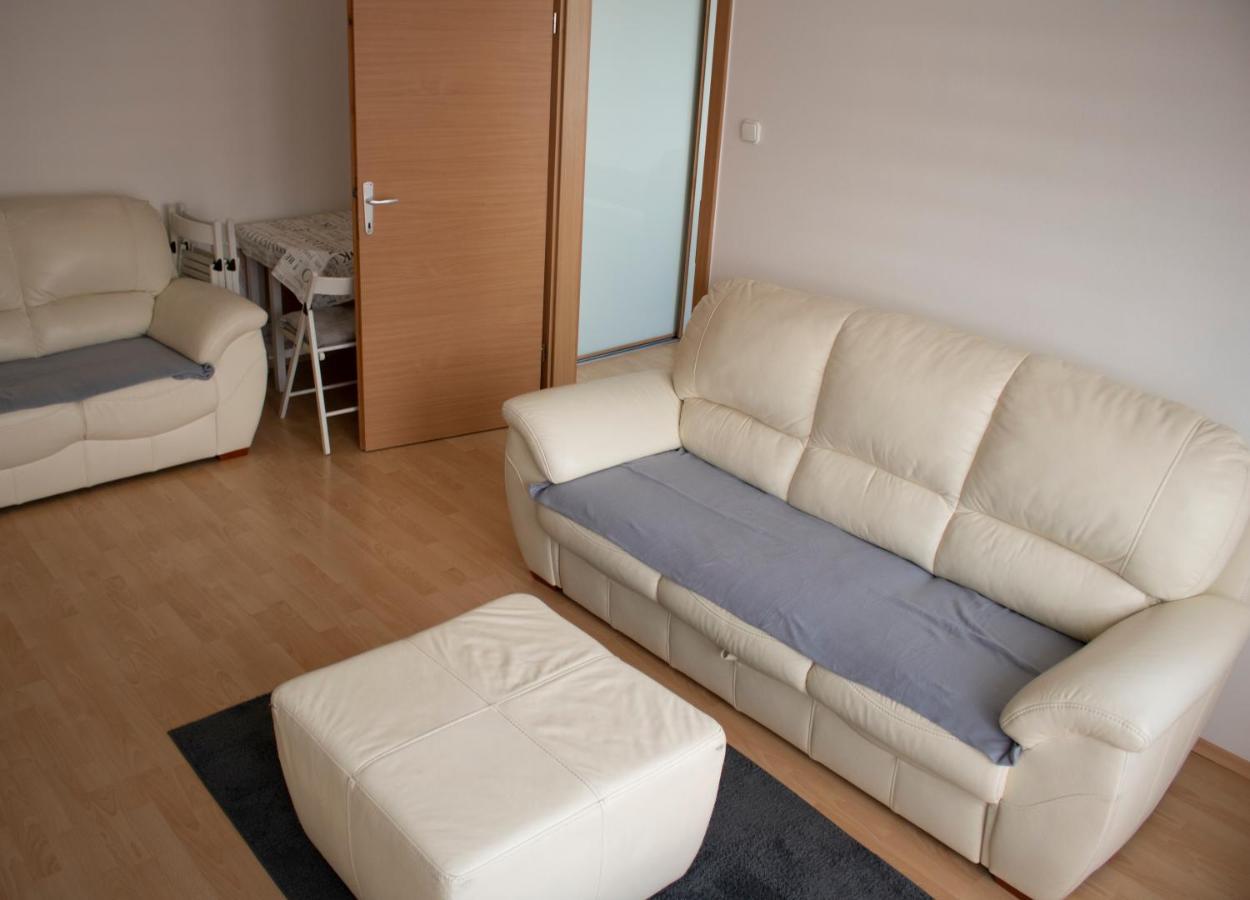 Csalogány Apartman Apartamento Szekszárd Exterior foto